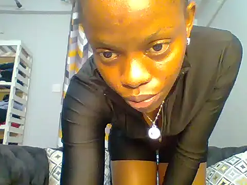 Petite 254 online show from 01.13.25