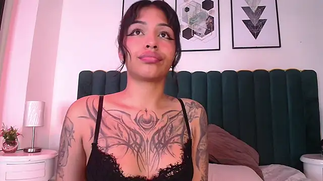 Snapshot of JuliaRose_ks chatting on 01.04.25 JuliaRose ks online show from 01.04.25