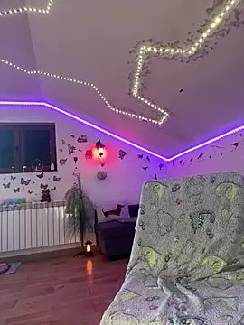 SelenaBee online show from 07.04.26