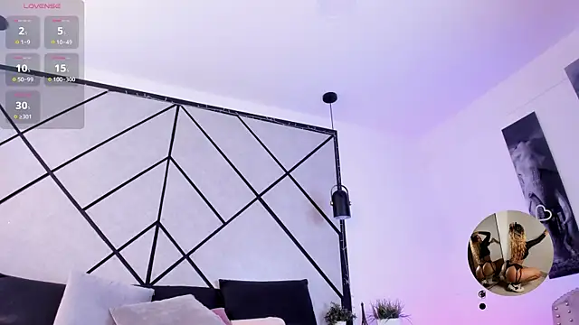 Snapshot of Natasha_Smith09 chatting on 12.30.24 Natasha Smith09 online show from 12.30.24