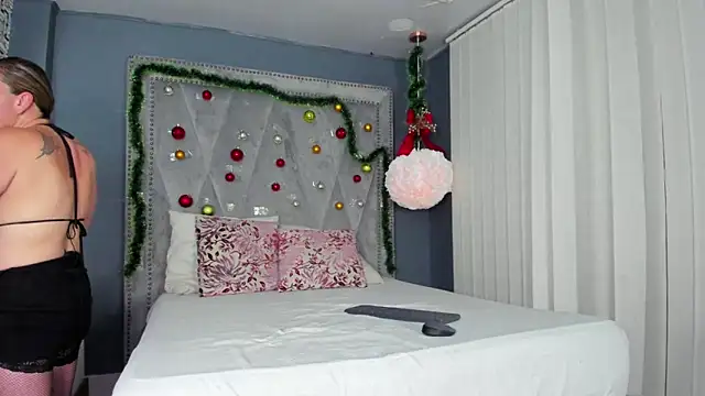 Hotsamantamature online show from 01.04.25