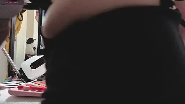 Hotsamantamature online show from 10.27.25