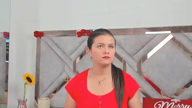 Snapshot of Victoriabecker chatting on 12.08.24 Victoriabecker online show from 12.08.24