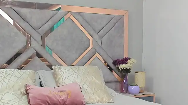 Snapshot of Victoriabecker chatting on 01.22.25 Victoriabecker online show from 01.22.25