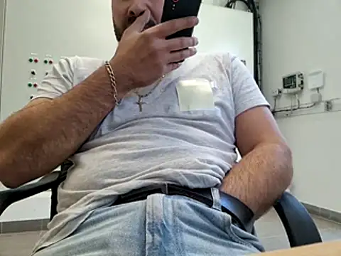 Leonormaldick online show from 11.04.25