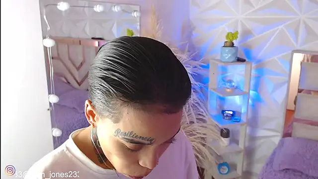 Jonesliam23 online show from 10.02.25