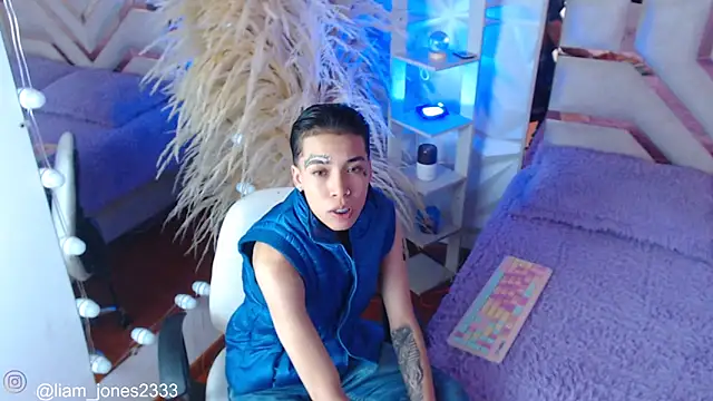 Jonesliam23 online show from 10.07.25