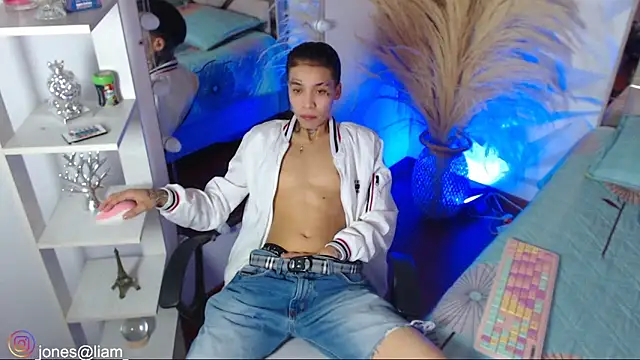 Jonesliam23 online show from 03.02.26