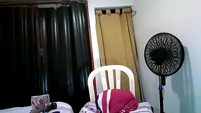 Snapshot of kimmiemm chatting on 02.27.25 kimmiemm online show from 02.27.25