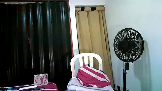 Snapshot of kimmiemm chatting on 03.10.25 kimmiemm online show from 03.10.25