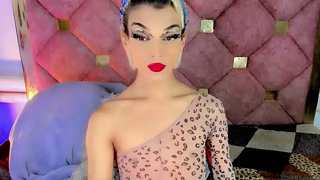 the-horus-girl online show from 12.12.24