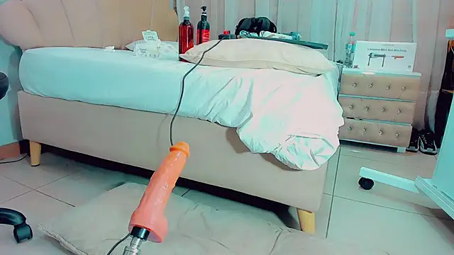 EmilyySaenz online show from 01.30.25