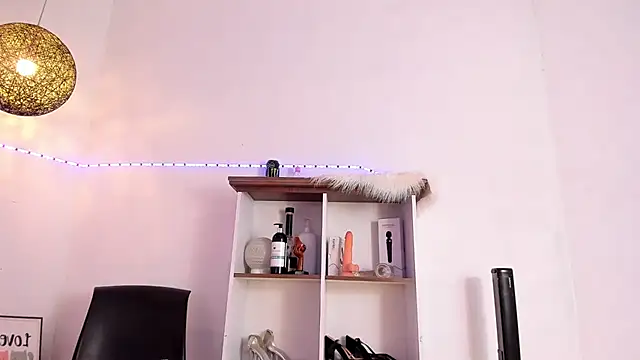 rose scottt online show from 12.24.24