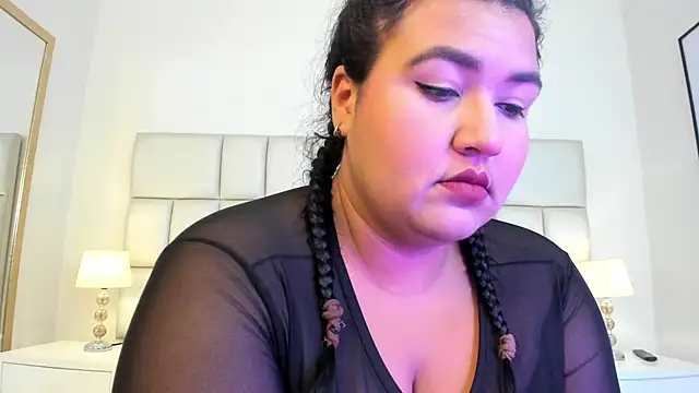 Snapshot of DojaAissha chatting on 02.01.25 DojaAissha online show from 02.01.25