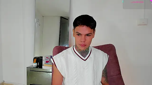Snapshot of Jordyrodriiguez chatting on 10.14.25 Jordyrodriiguez online show from 10.14.25