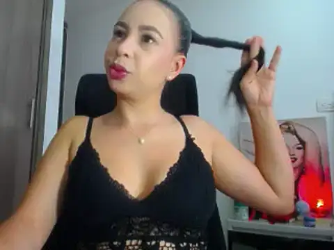 Shantalhotx69 online show from 02.12.25