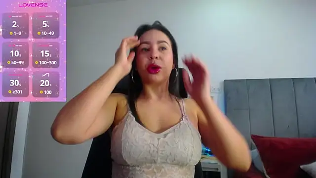 Shantalhotx69 online show from 03.04.25