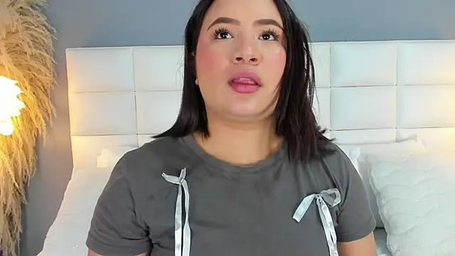 HannaKarson online show from 11.04.25