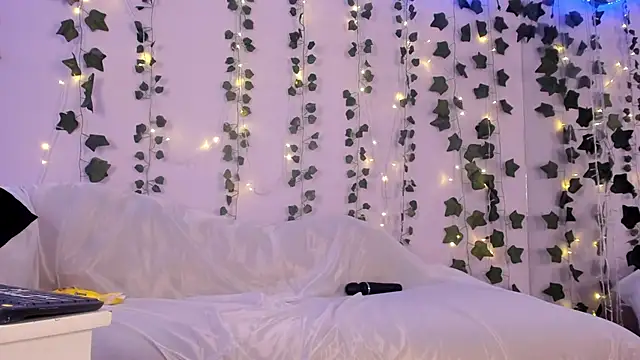 Snapshot of Natasha_Nasty2 chatting on 12.24.24 Natasha Nasty2 online show from 12.24.24