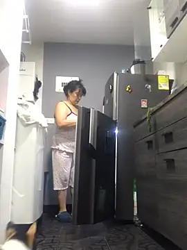 Sweeetness Milf online show from 12.15.24