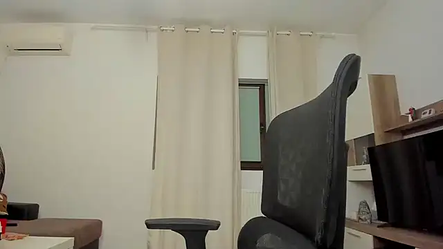 justchloex online show from 09.30.25