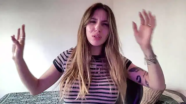 Snapshot of Lolykush chatting on 10.02.25 Lolykush online show from 10.02.25