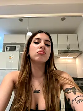 Snapshot of Lolykush chatting on 10.19.25 Lolykush online show from 10.19.25