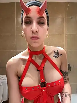 Snapshot of Lolykush chatting on 10.26.25 Lolykush online show from 10.26.25