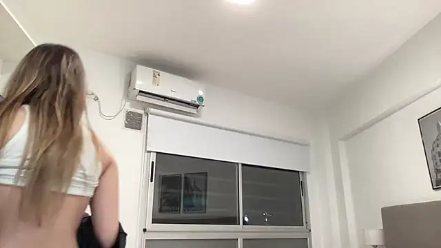 Snapshot of Lolykush chatting on 10.29.25 Lolykush online show from 10.29.25