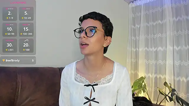 peyton golden1 online show from 02.08.25