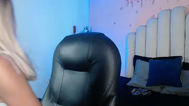 peyton golden1 online show from 09.28.25