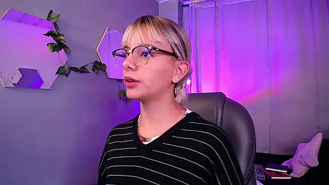 peyton golden1 online show from 10.29.25