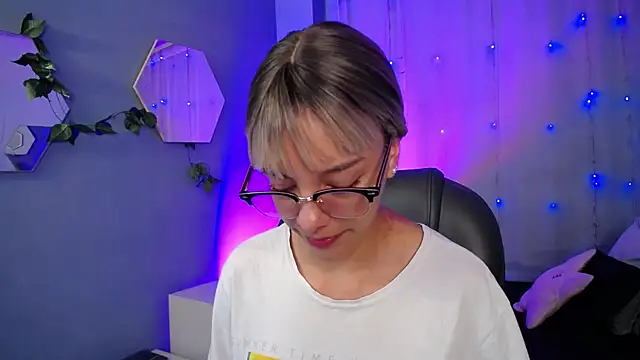 peyton golden1 online show from 10.30.25