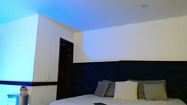 peyton golden1 online show from 02.09.26