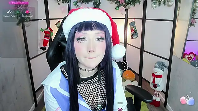 Snapshot of LilithLin chatting on 12.20.24 LilithLin online show from 12.20.24