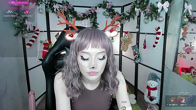 Snapshot of LilithLin chatting on 12.30.24 LilithLin online show from 12.30.24