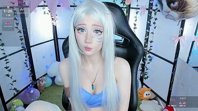 Snapshot of LilithLin chatting on 10.12.25 LilithLin online show from 10.12.25