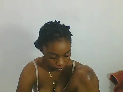 Snapshot of PrettyPrincess14 chatting on 03.07.25 PrettyPrincess14 online show from 03.07.25