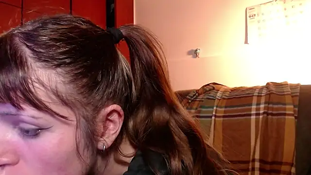 NEXT DOOR GIRL  online show from 10.15.25