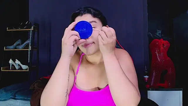 Snapshot of AvaLusty chatting on 01.06.25 AvaLusty online show from 01.06.25