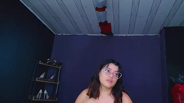 Snapshot of AvaLusty chatting on 01.06.25 AvaLusty online show from 01.06.25