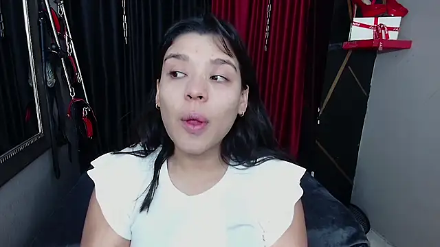 Snapshot of AvaLusty chatting on 02.10.25 AvaLusty online show from 02.10.25