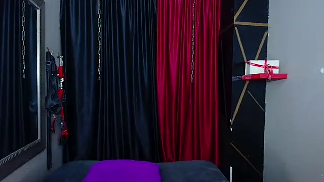 Snapshot of AvaLusty chatting on 03.03.25 AvaLusty online show from 03.03.25