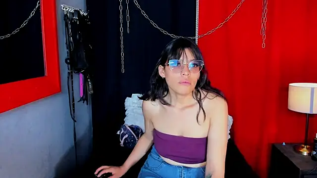 Snapshot of AvaLusty chatting on 09.13.25 AvaLusty online show from 09.13.25