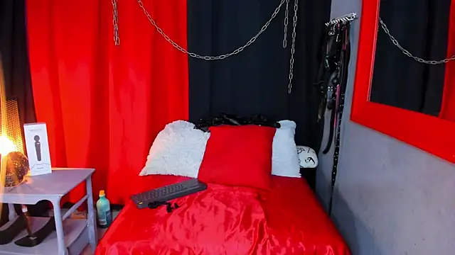 Snapshot of AvaLusty chatting on 09.29.25 AvaLusty online show from 09.29.25