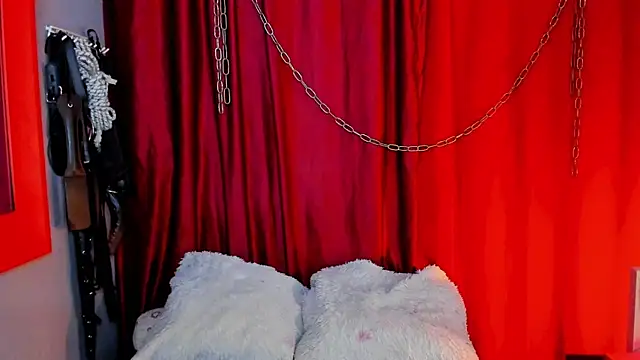 Snapshot of AvaLusty chatting on 10.07.25 AvaLusty online show from 10.07.25