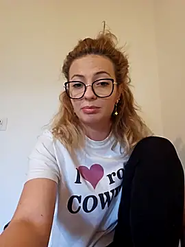 Selenna emma online show from 10.16.25