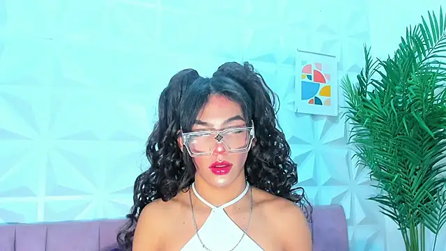 Snapshot of Briyit_Doll chatting on 01.14.25 Briyit Doll online show from 01.14.25