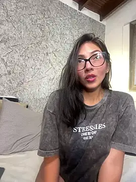 Snapshot of Caro_martinezz chatting on 01.14.25 Caro martinezz online show from 01.14.25