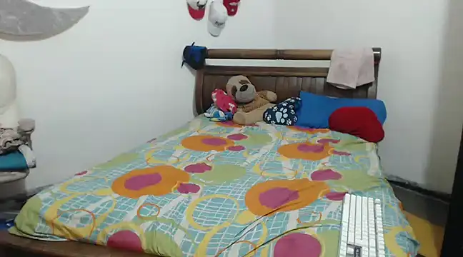 Snapshot of hot_toy_boy_ chatting on 01.10.25 hot toy boy online show from 01.10.25